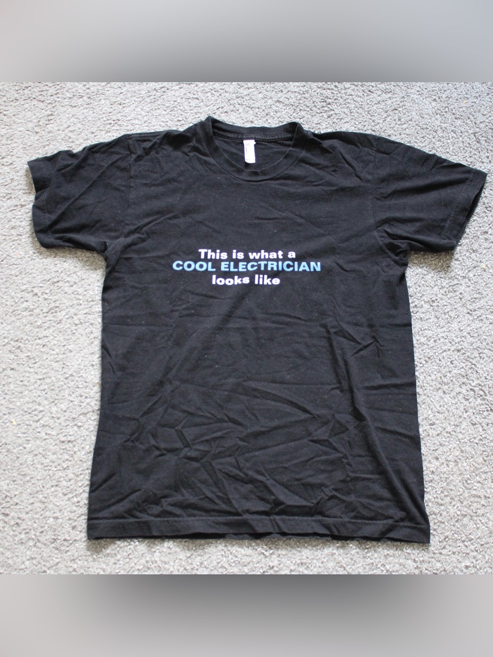 "This is what a COOL ELECTRICIAN looks like" T-shirt